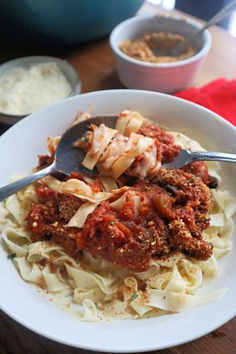 Pasta al Sugo (Pasta with Sauce)
