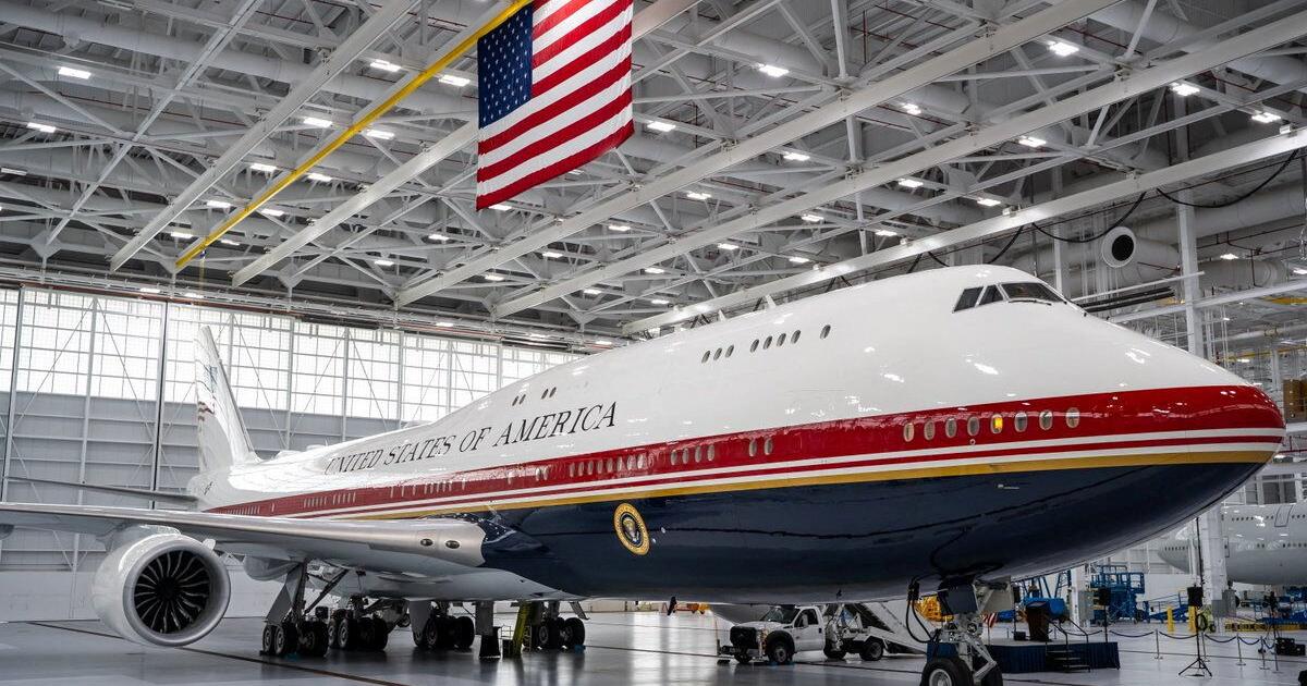 Trump visits new Air Force One, a luxury gift from Qatar that will soon fly him