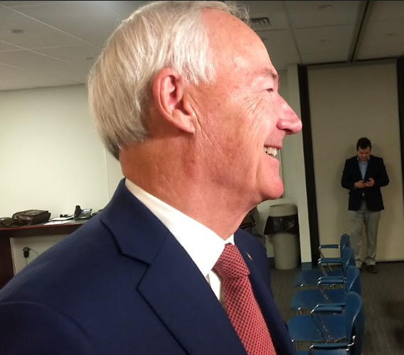 Hutchinson says he'll make 2nd debate, pans RNC hurdles