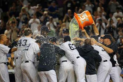 Mark Teixeira's Ninth-Inning Grand Slam Lifts Yankees From Brink of  Elimination - The New York Times