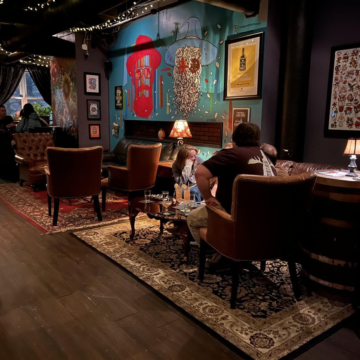 815 Cocktails & Provisions