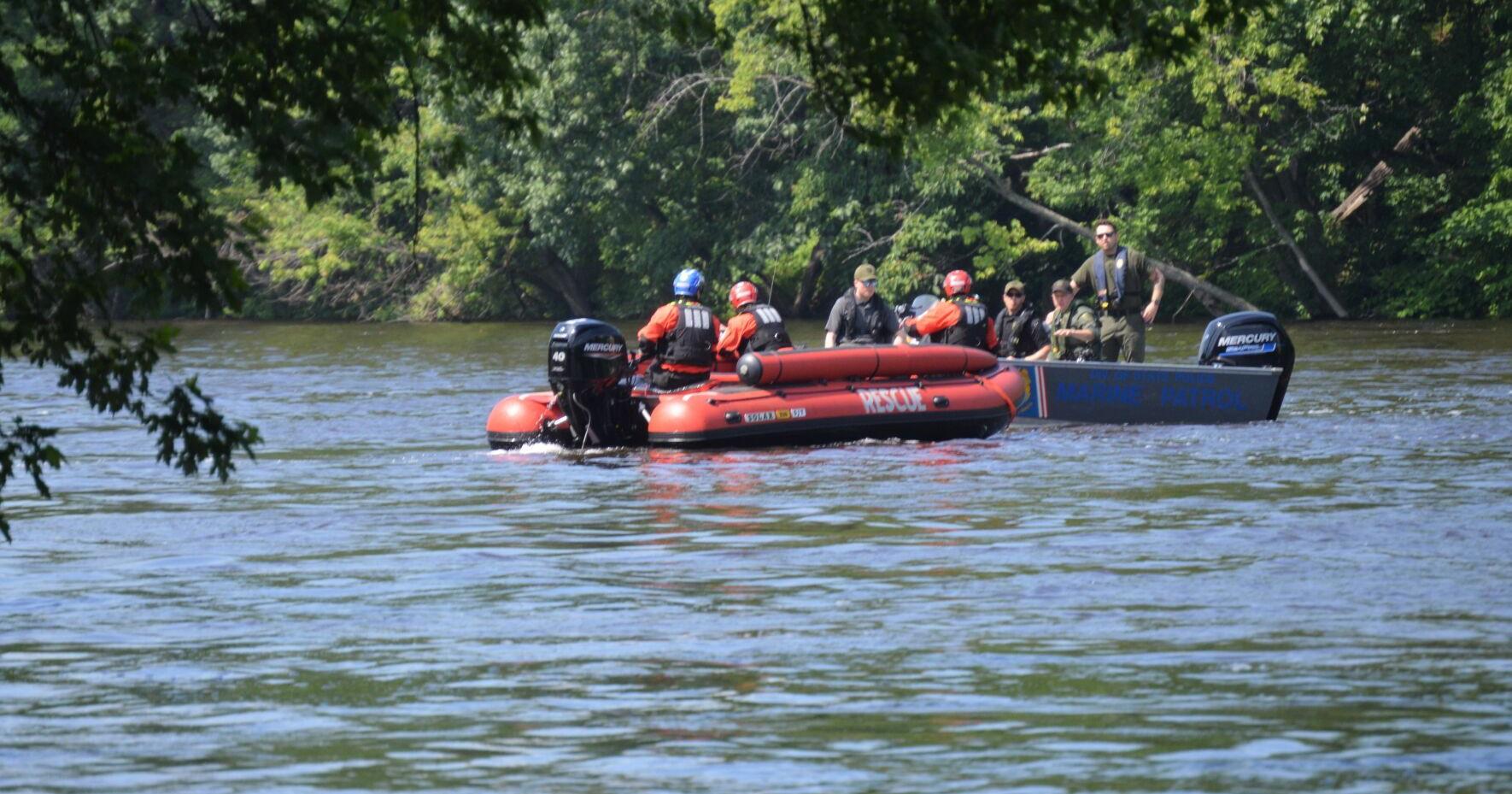 Searchers comb Merrimack River for fugitive - Vimarsana News