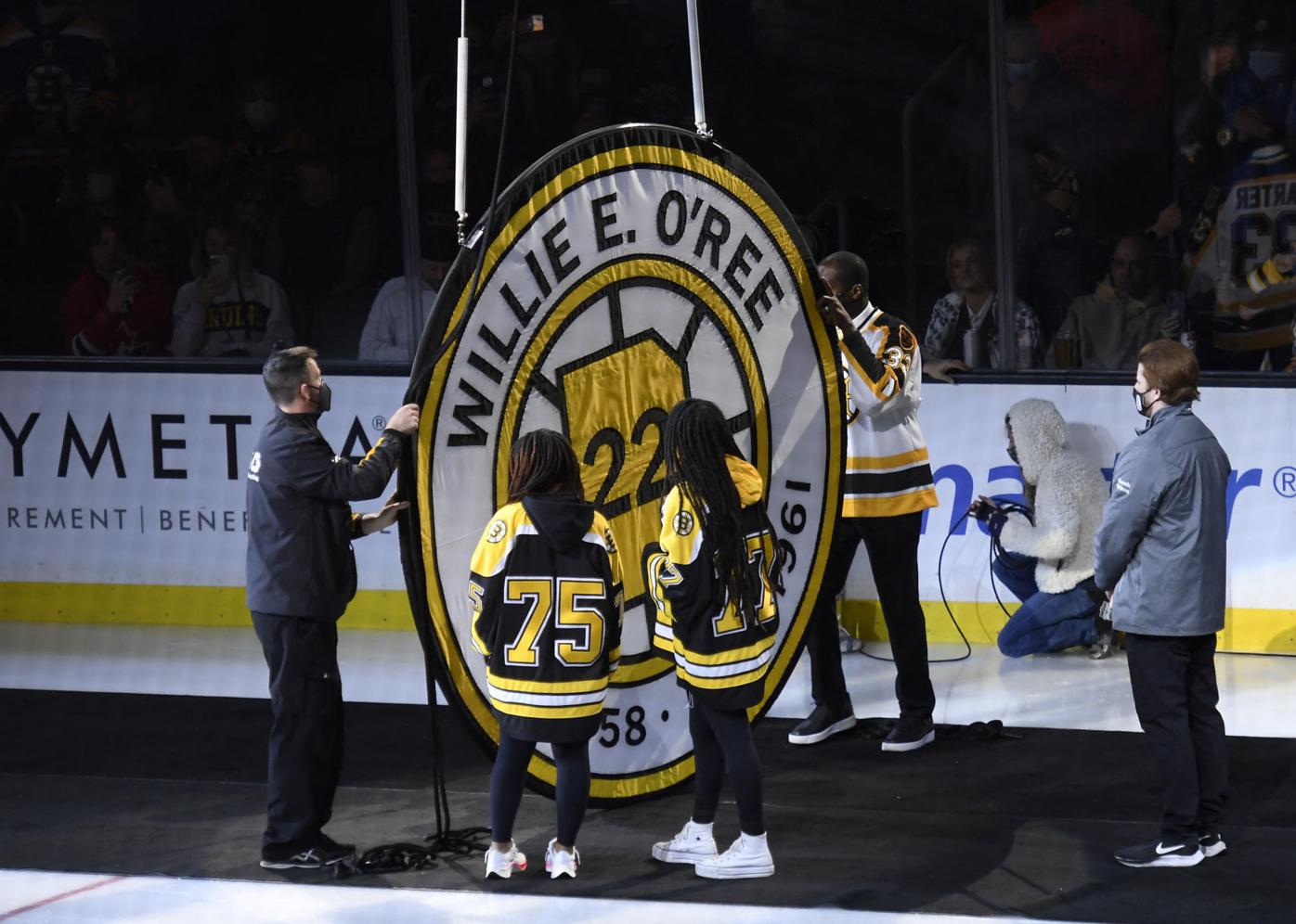 Bruins to retire number of Willie O'Ree, who broke NHL's color