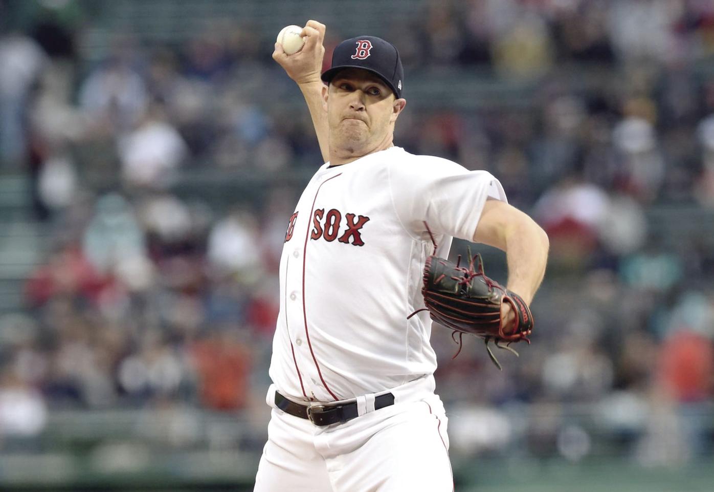 Red Sox crush Tigers thanks to Martinez, Wright