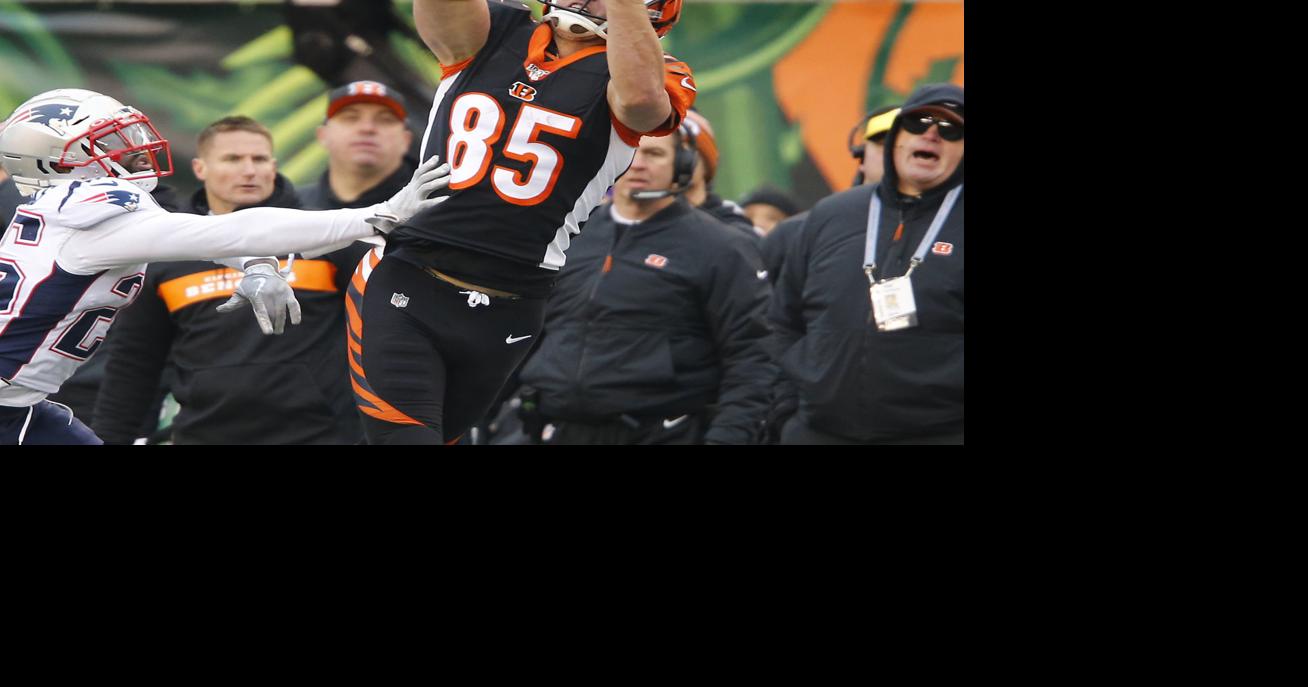 Fox plays video showing Pats filming Bengals sideline NFL/Patriots(00)