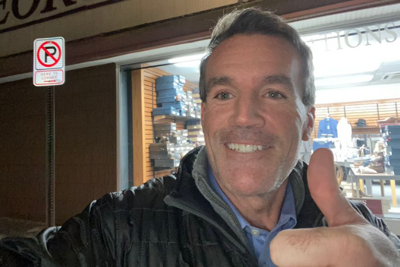 Smith campaign stands by candidate's tweets during working hours