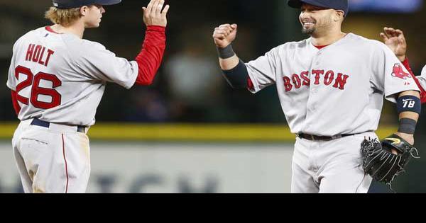 Red Sox' Shane Victorino is cleared to play - The Boston Globe