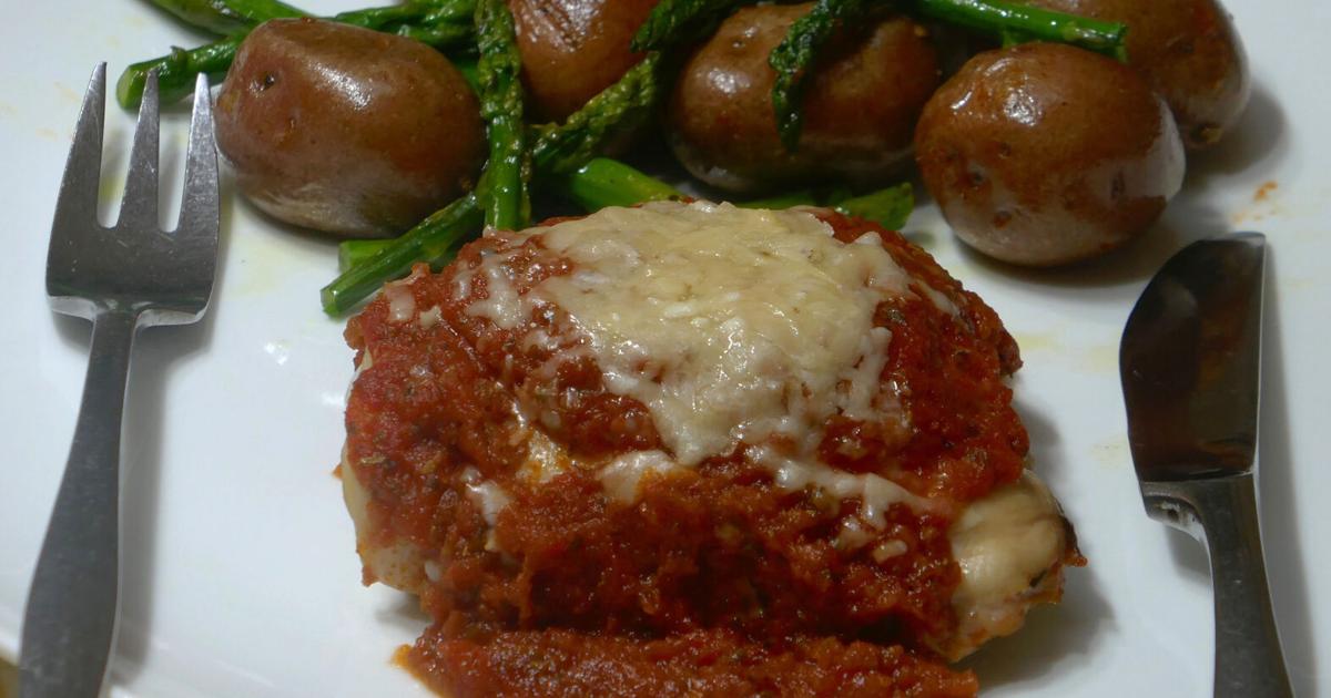 Quick Fix: Savory oven-baked chicken thighs with roasted potatoes and asparagus