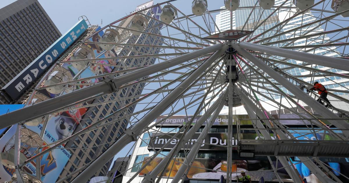 Times Square Wheel, a Ferris wheel constructed in Times Square in ...