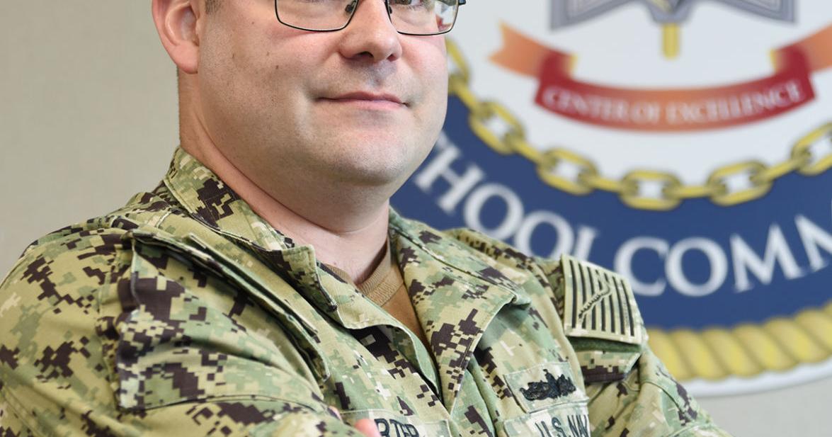 Londonderry native joins Navy, teaches innovative tactics ...