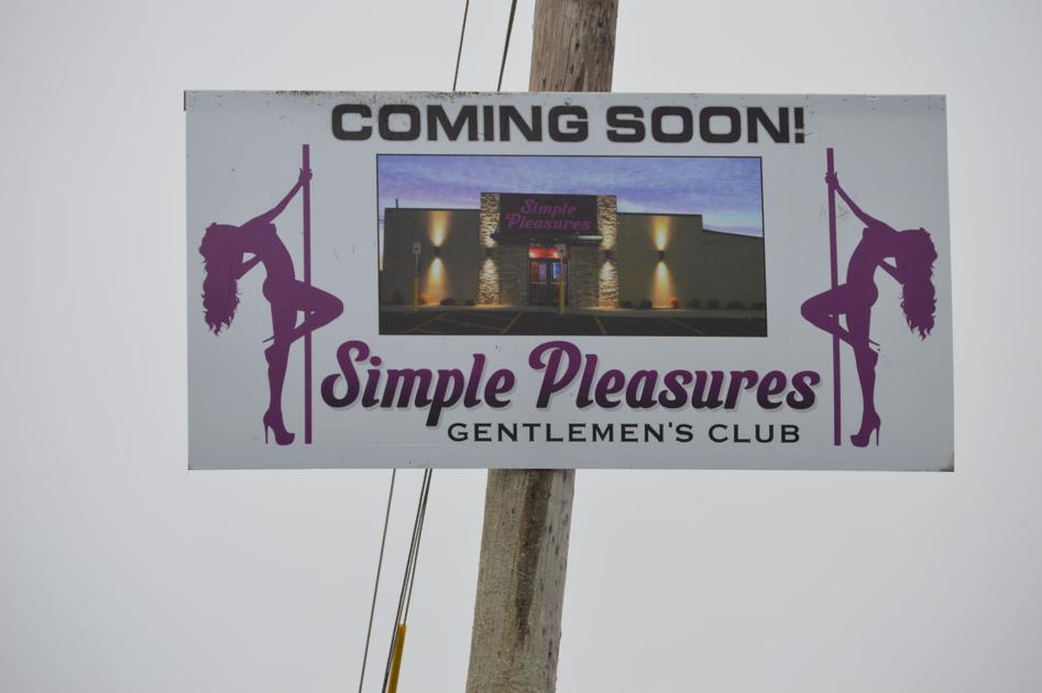 Epping Property Owner Pranked By Sign Promoting Strip Club Holiday Unionleader Com