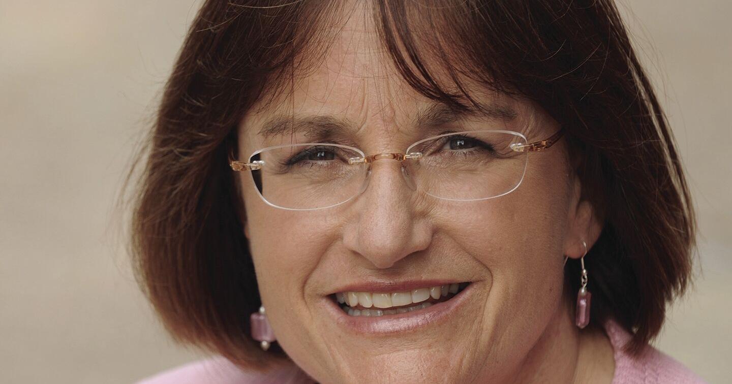 Kuster's stunning move to pass on 2024 reelection sets off scramble - Vimarsana News