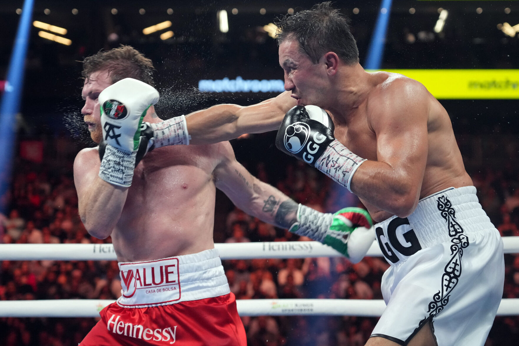 Canelo Álvarez defeats Gennadiy Golovkin in trilogys final chapter Boxing/MMA unionleader