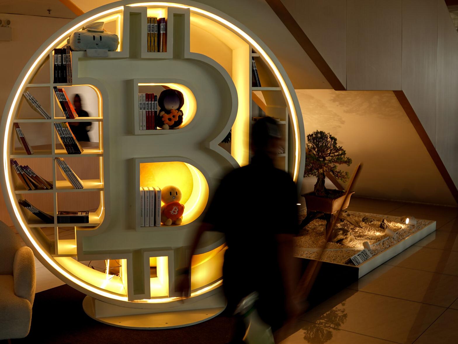 Bitcoin Is set for first yearly split from stocks in a decade | |  unionleader.com