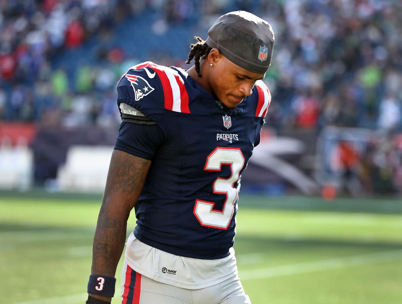 DeMario Douglas frustrated with lack of targets in Patriots' loss ...