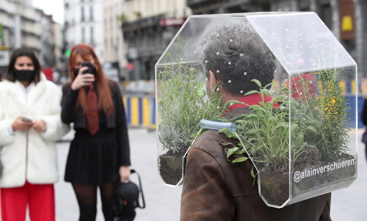 Belgian artist's 'portable oasis' creates COVID-free bubble for one | Back Page | unionleader.com