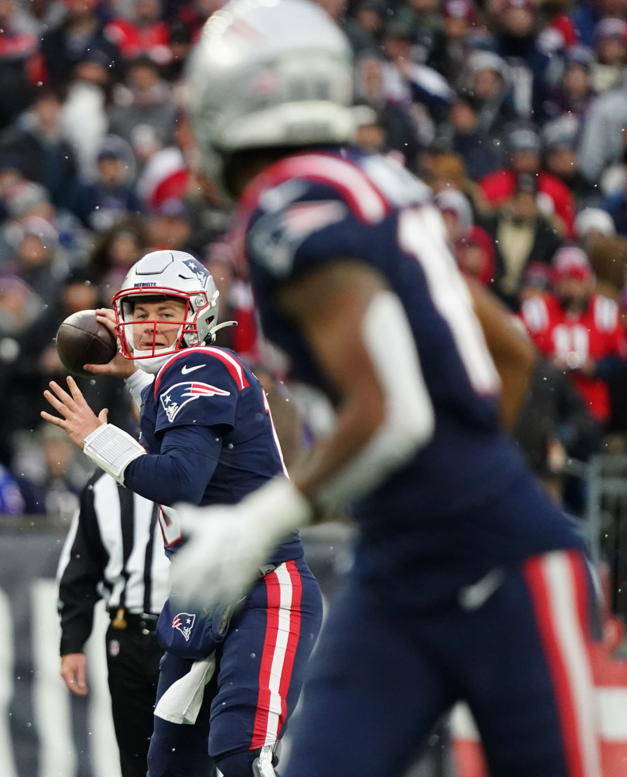 Patriots pull away from Titans 36-13, knock off AFC's top seed