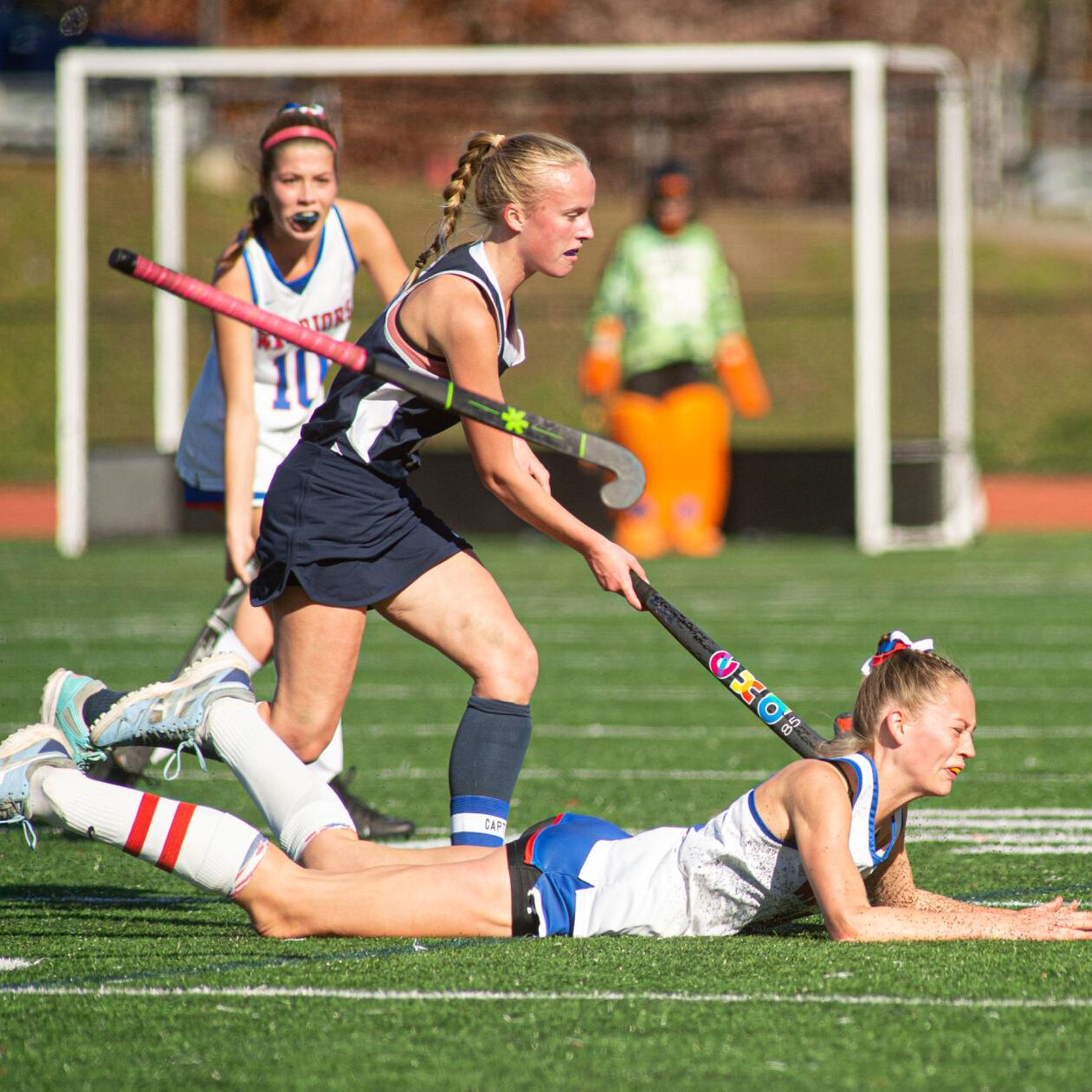 Eastlake girls field hockey team claims undefeated league championship