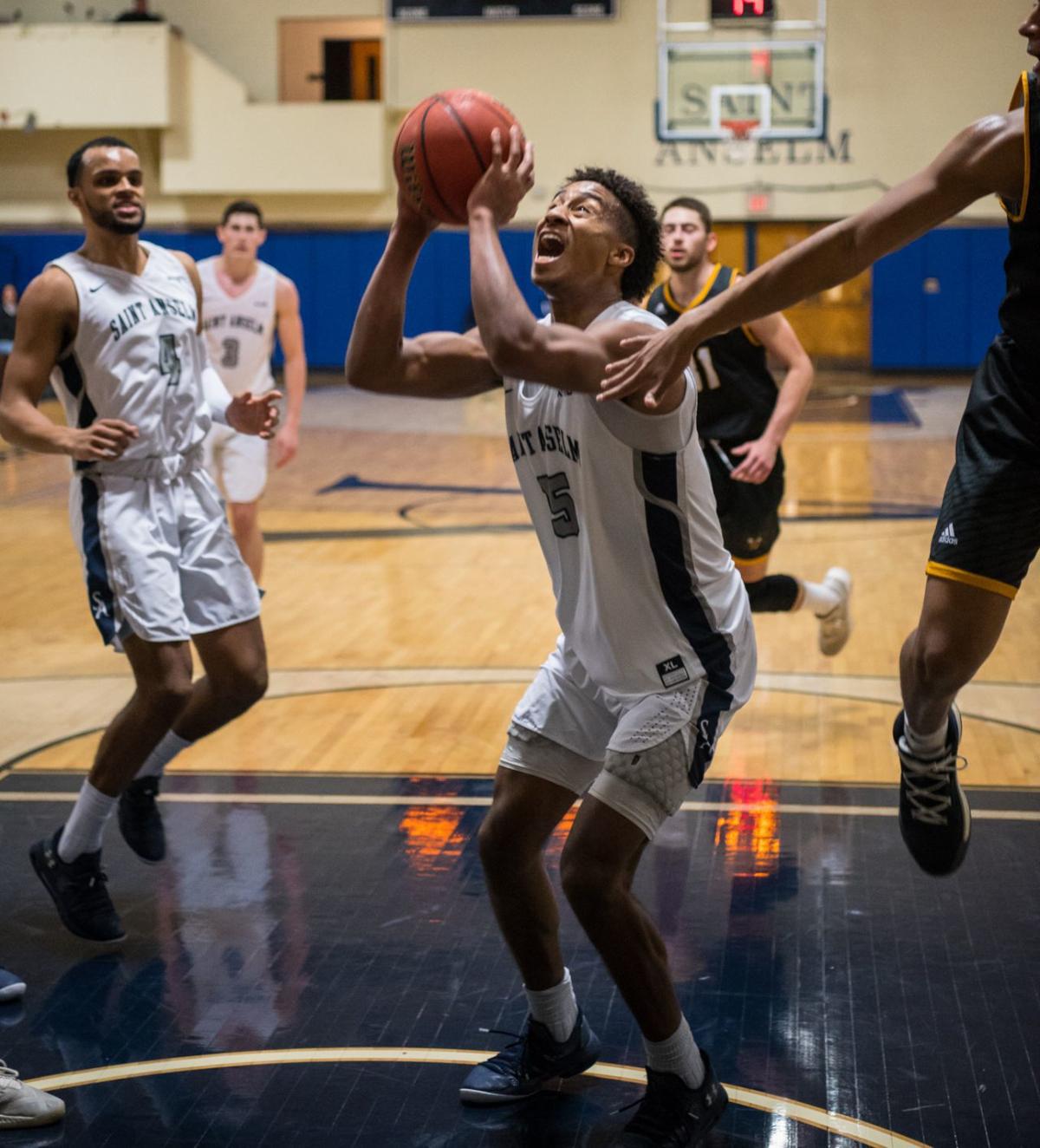 College Basketball Ball S Long Range Bombing Key For Hawks In