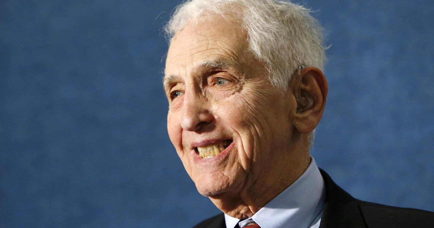 Daniel Ellsberg, who leaked 'Pentagon Papers,' dies at 92 - Vimarsana News