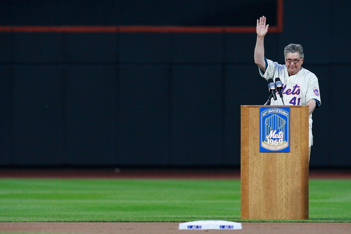Tom Seaver, New York Mets Pitcher and Hall of Fame Member, Dies at 75