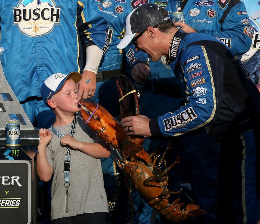 Kevin Harvick Breaks Drought Wins For The Second Year In A Row At New Hampshire Motor Speedway Sports Unionleader Com