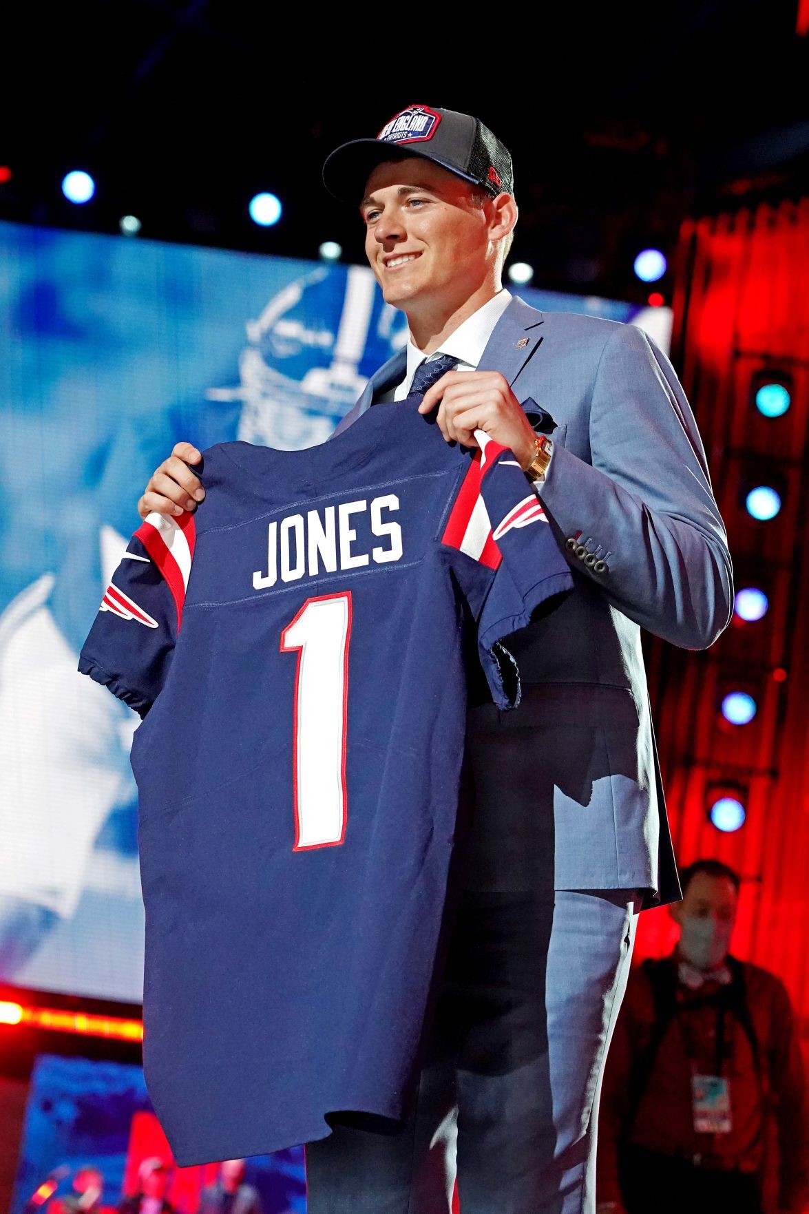 ESPN analysts clamor for Mac Jones to start for Patriots after