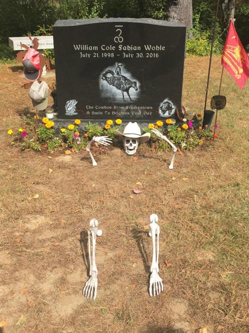 Mom S Decoration Of Son S Grave For Halloween Removed By Town
