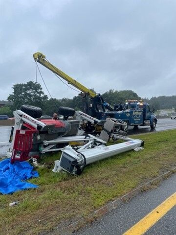 Truck jackknifes on Nashua turnpike closing portions of road