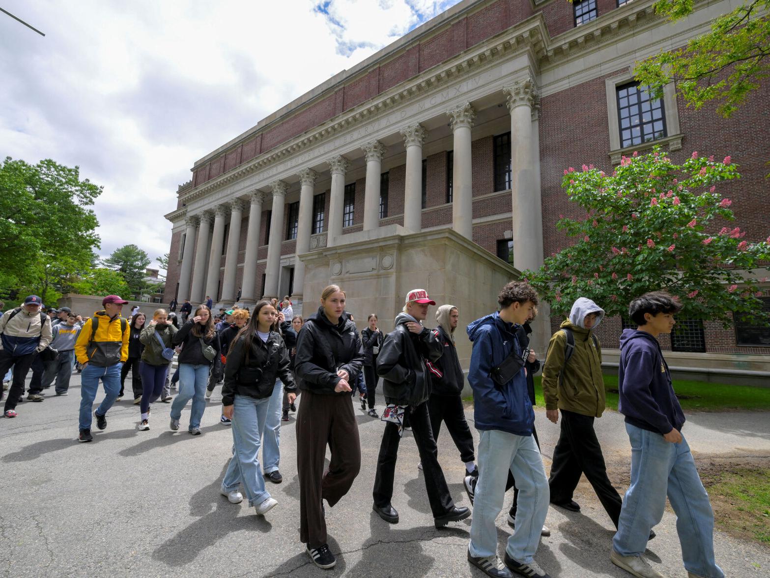 Judge temporarily blocks Trump admin from revoking Harvard enrollment of foreign  students | Education | unionleader.com
