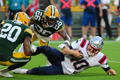 Patriots preseason game vs. Packers ends after scary injury