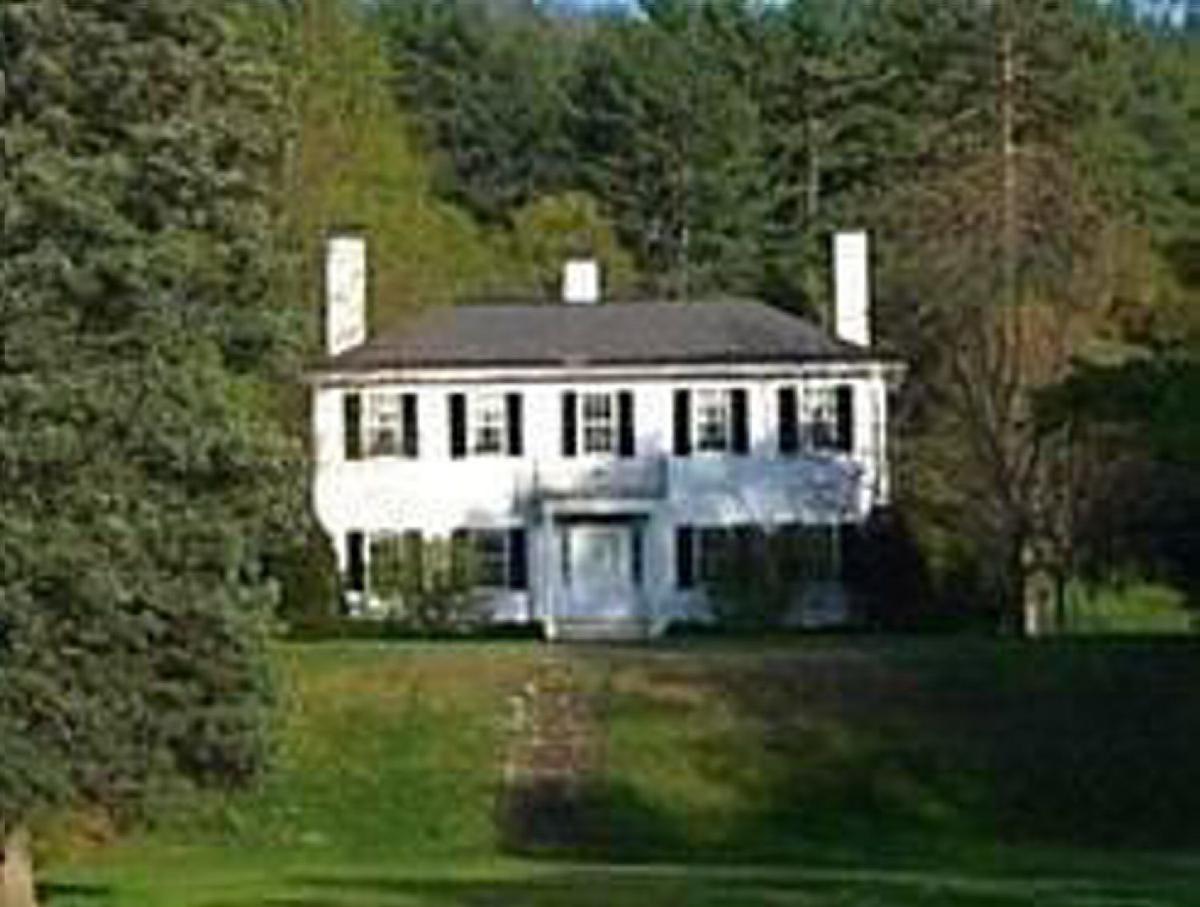Roadside History The Ridge houses in Orford Historical Markers