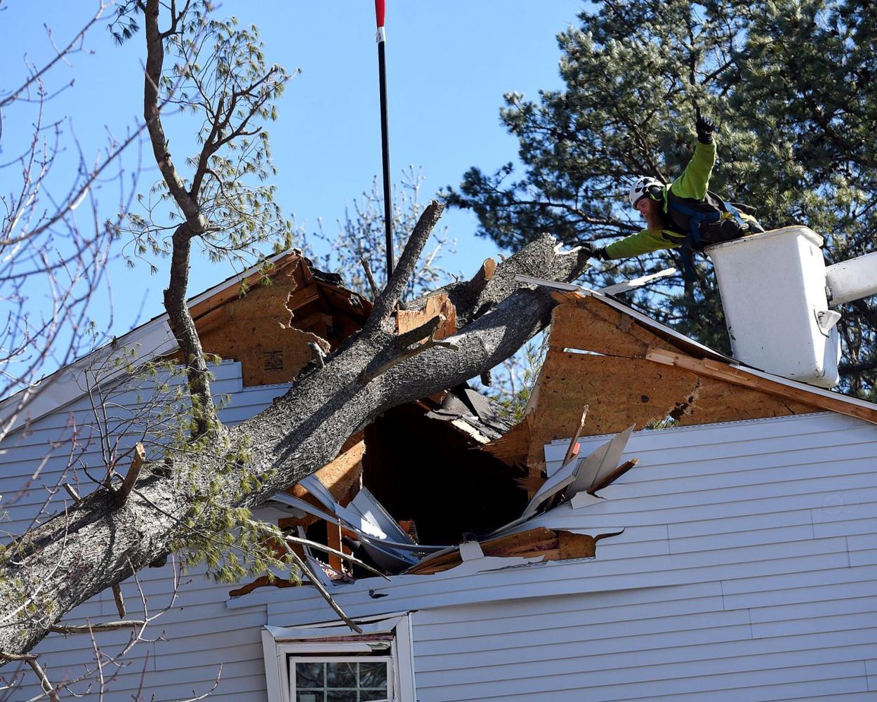 Strong winds cause power outages across NH Weather