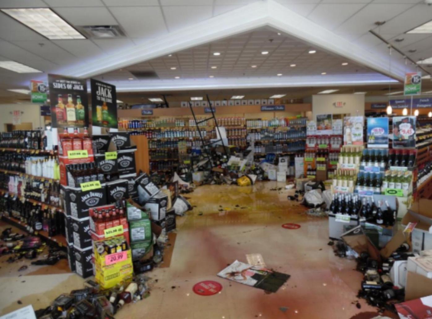 Broken Bottles Of Wine But No Injuries At Liquor Store Crash Public Safety Unionleader Com