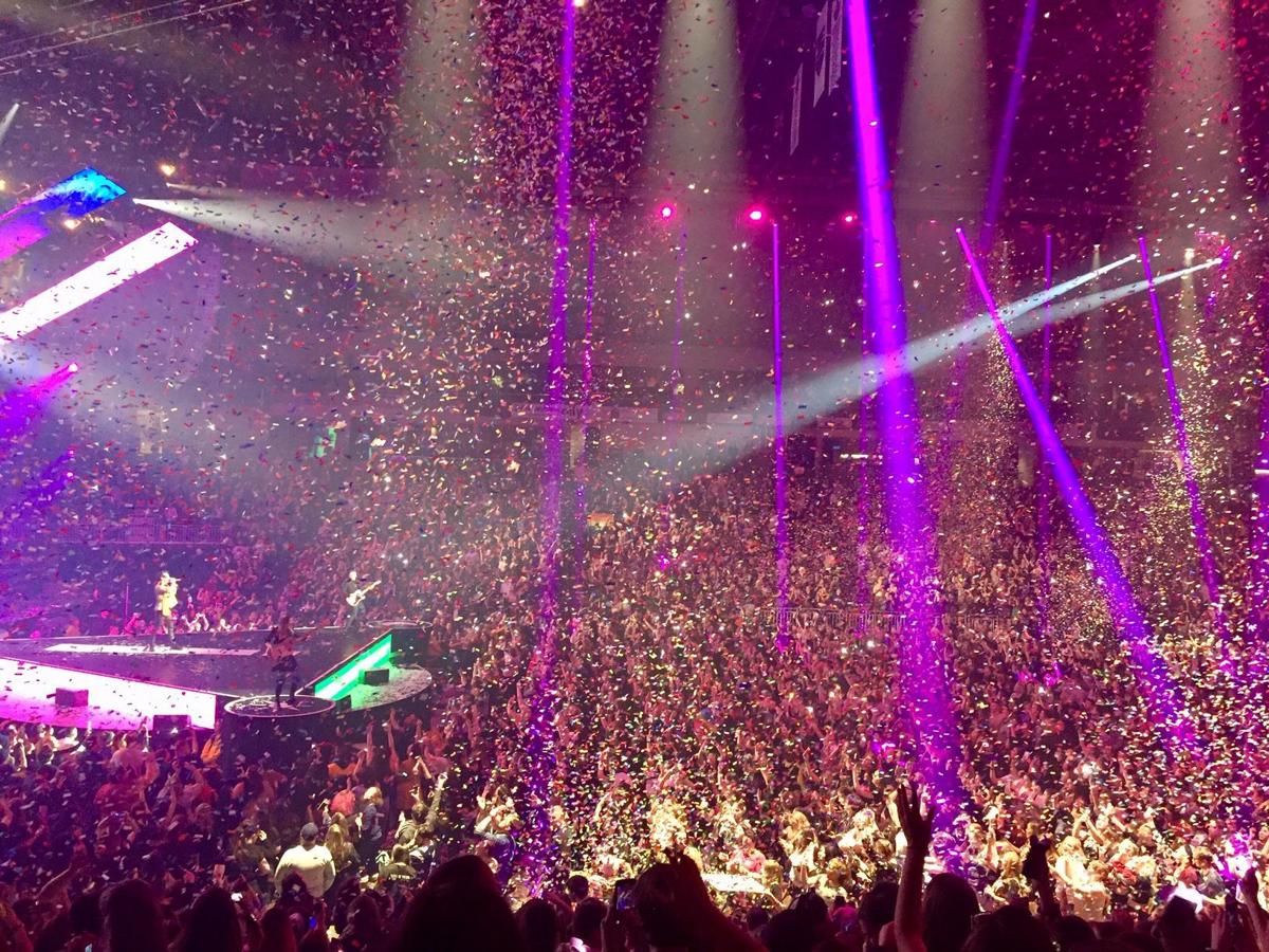 Technical Glitch Temporarily Shuts Down Blockbuster Panic At The Disco Concert A E Unionleader Com The official video of high hopes by panic! technical glitch temporarily shuts down