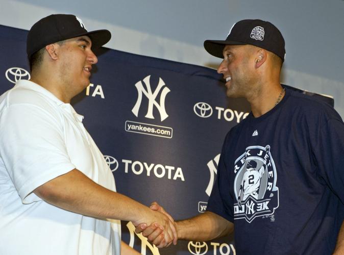 Jeter homers for his 3,000th hit, goes 5 for 5 in Yankees' win