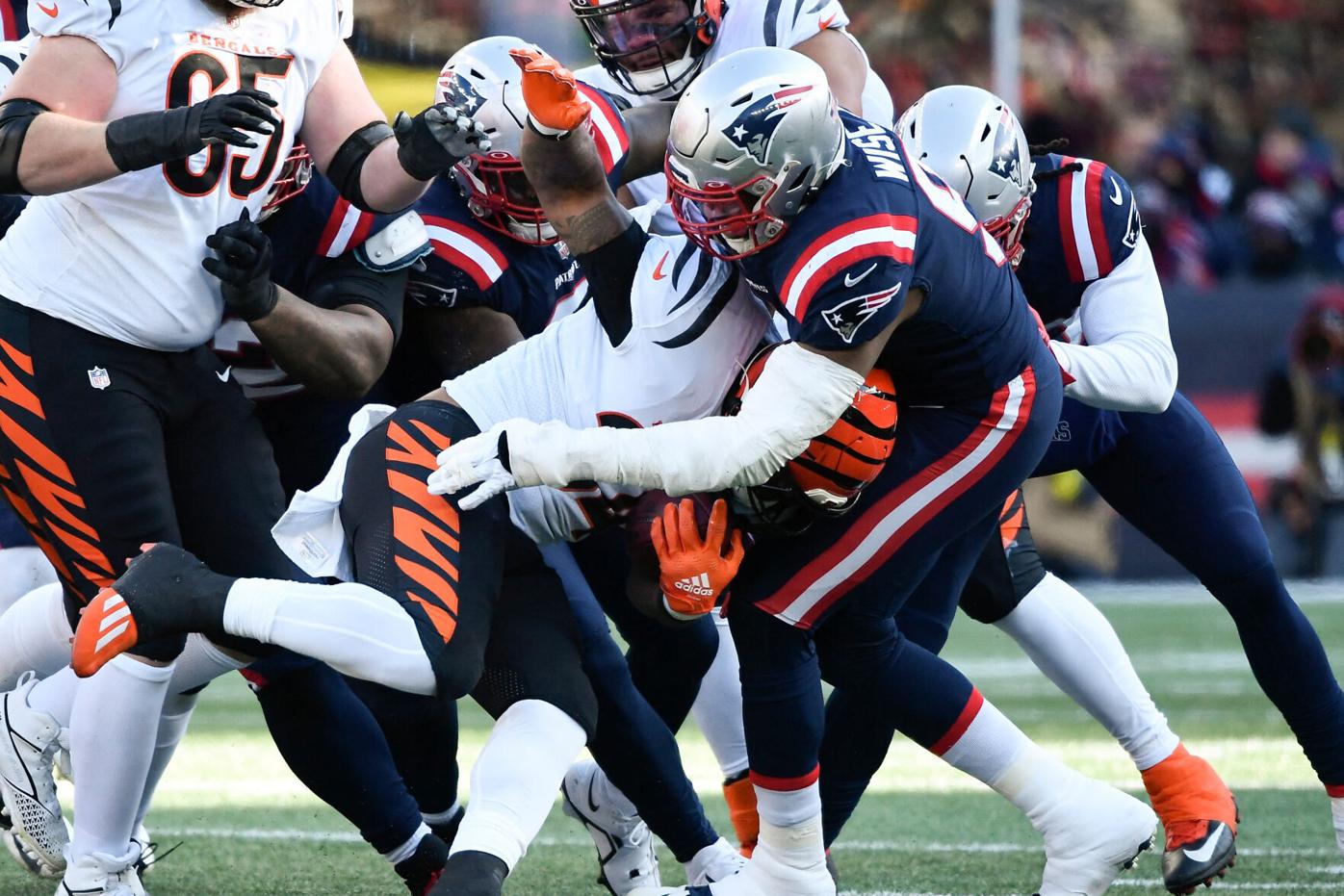 Joe Burrow, Bengals have hot first half; hold off Patriots comeback