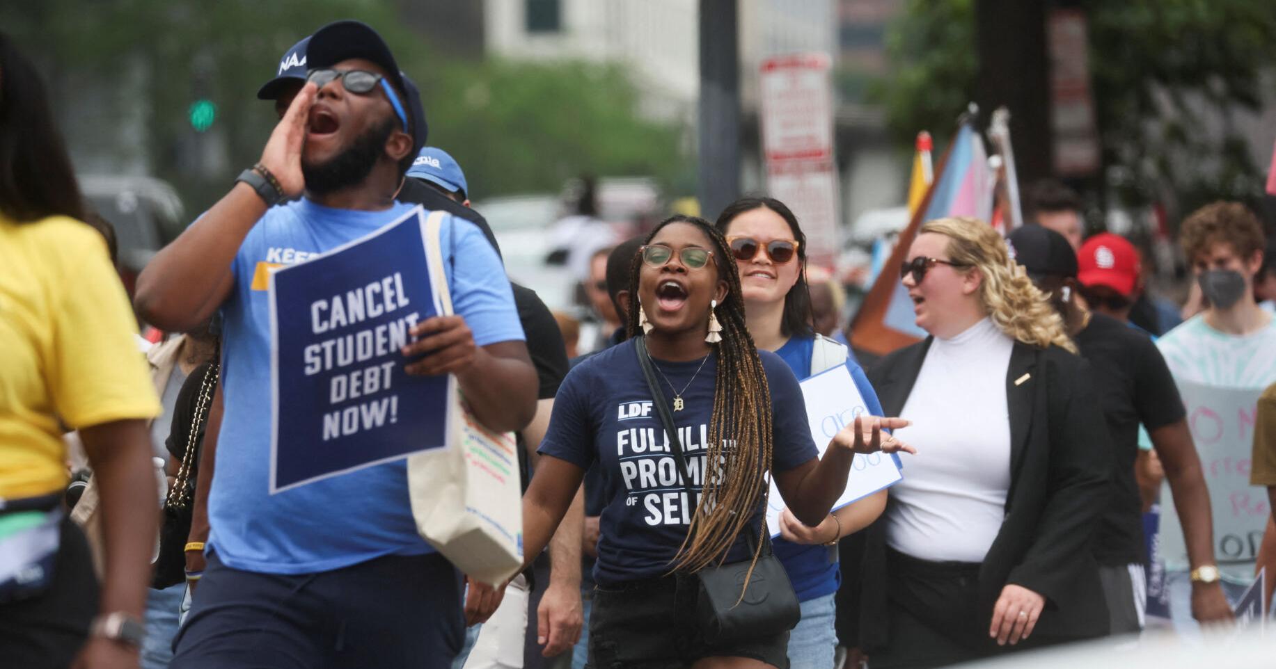 Supreme Court blocks Biden student loan forgiveness plan - Vimarsana News