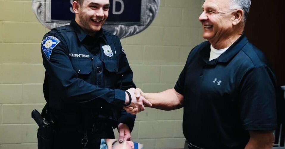 Retired cop meets abandoned baby he helped 23 years ago: 'What are the odds?' | Back Page - Vimarsana News