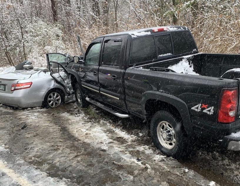 Girl 14 Suffers Life Threatening Injuries In Weather Related East Kingston Crash Public Safety Unionleader Com