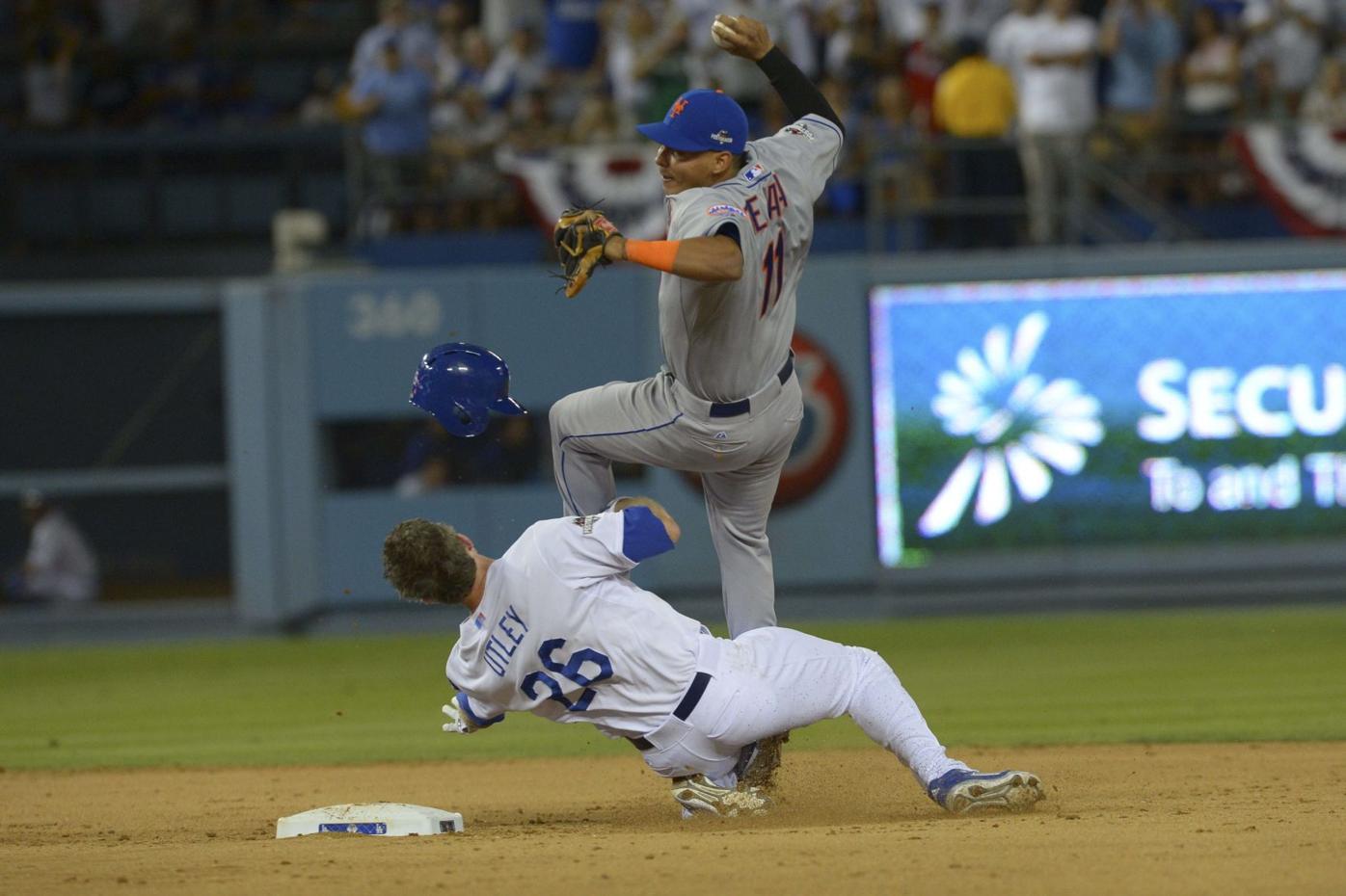 Wilmer Flores, Ruben Tejada to compete for Mets SS job, says Terry