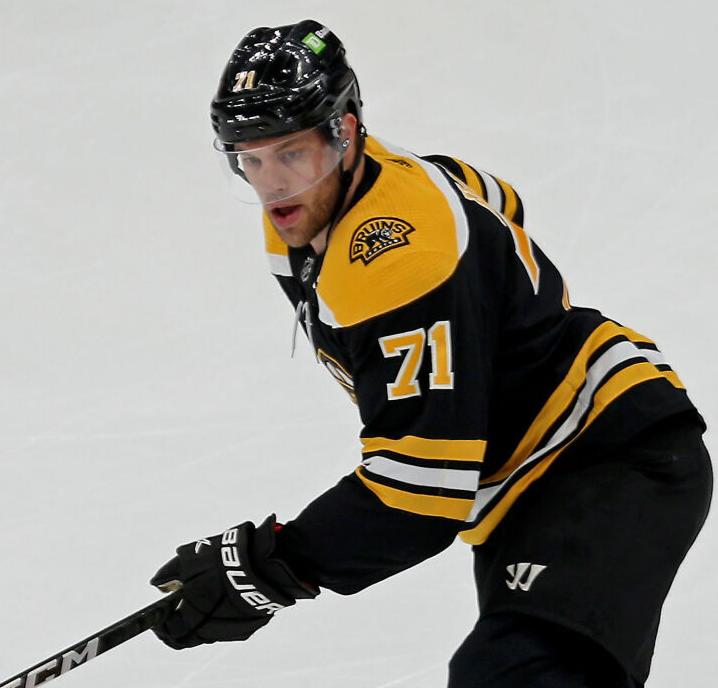 Bruins trade Taylor Hall, Nick Foligno to Chicago