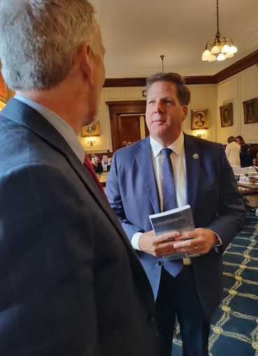 Sununu forms institute for best practices on fighting workplace substance abuse