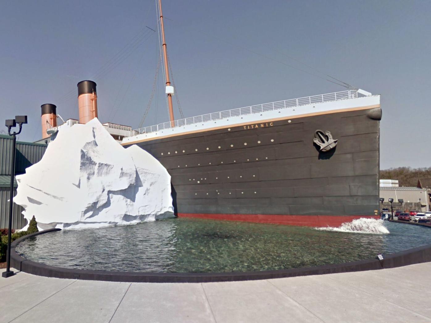 Visiting the Largest Titanic Museum Attraction {Pigeon Forge, TN