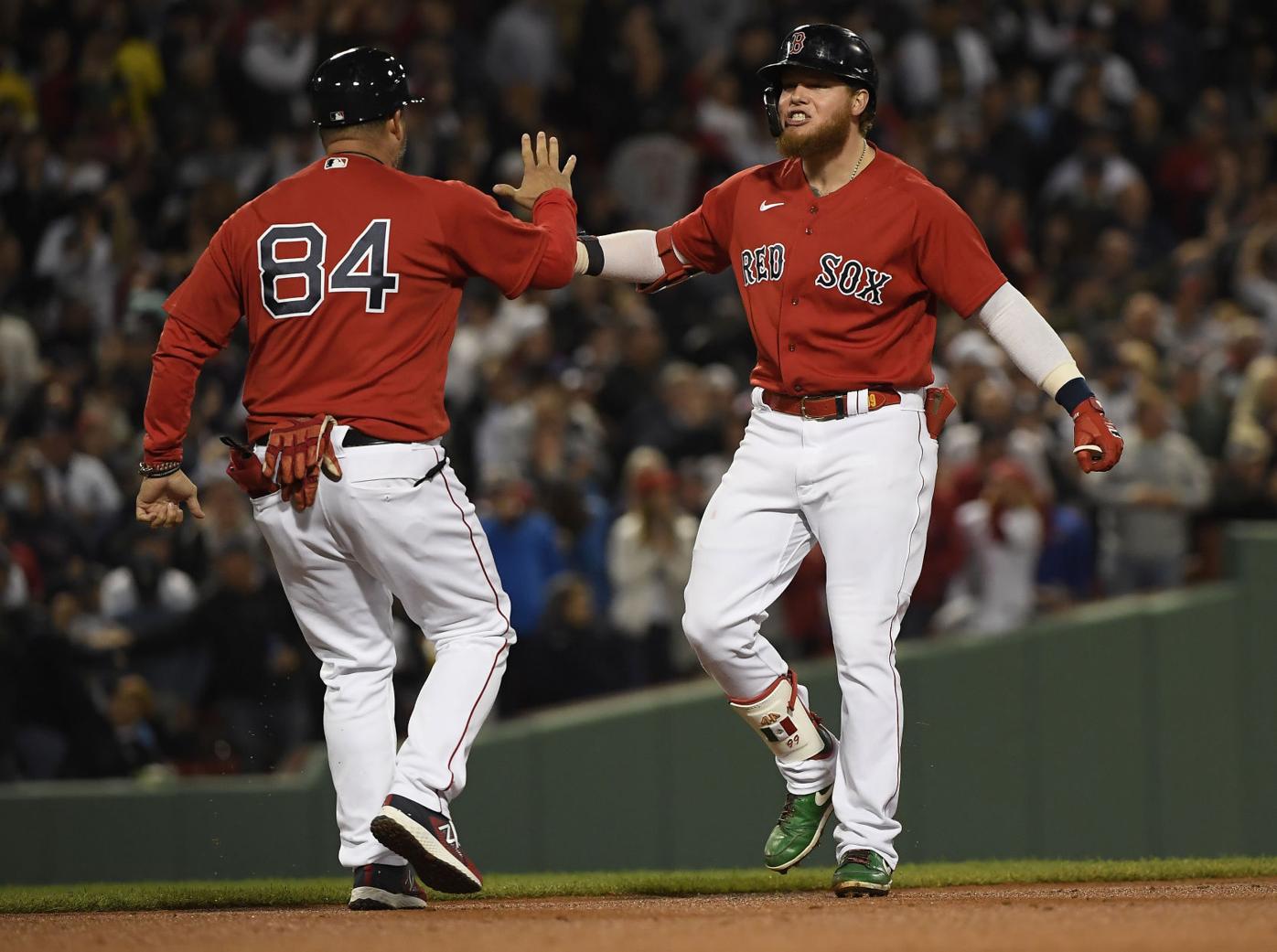 Xander Bogaerts and Kyle Schwarber both homer as Red Sox defeat