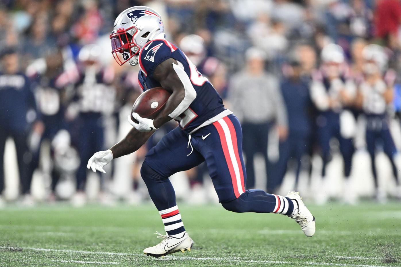 He can do everything.' How undrafted rookie J.J. Taylor earned his playing  time with the Patriots