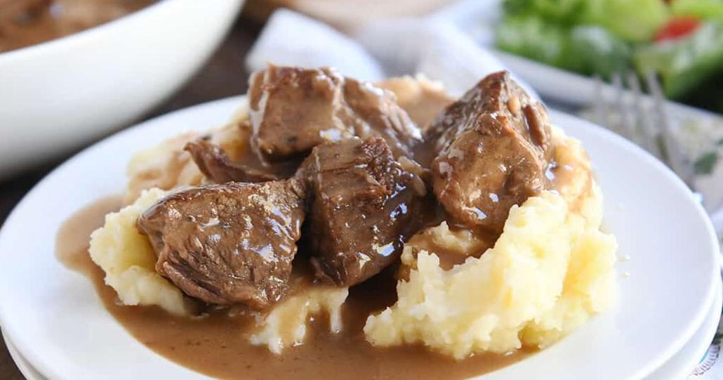 Crockpot Beef Tips, Mayonnaise Biscuits, & Peanut Butter Pie | Lifestyle