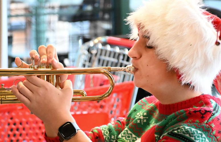 CHS Band at Daves Cumberland valleybreeze com