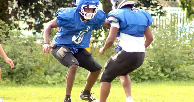 Cumberland football team hopes to return to six-team state playoffs after year's absence