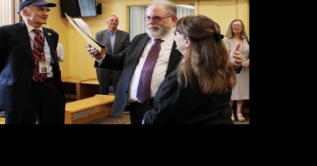 Weiss honored for 45 years of writing | News | valleybreeze.com